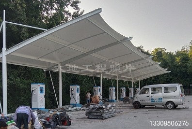 貴州天嶺電商產業園充電站順利竣工